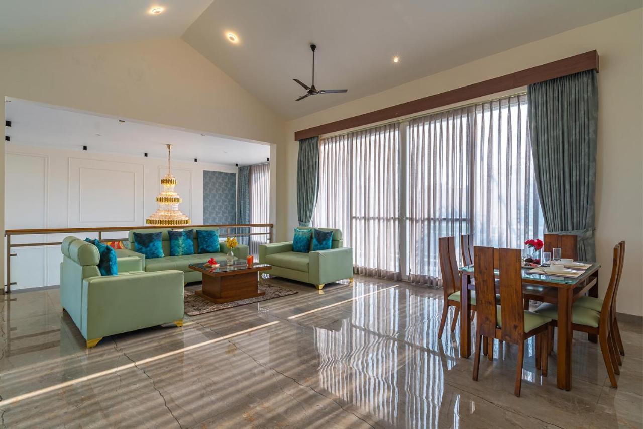 Stayvista At Serenity Farms With Pool, Lawn, Bonfire & Bbq Sohna Zewnętrze zdjęcie