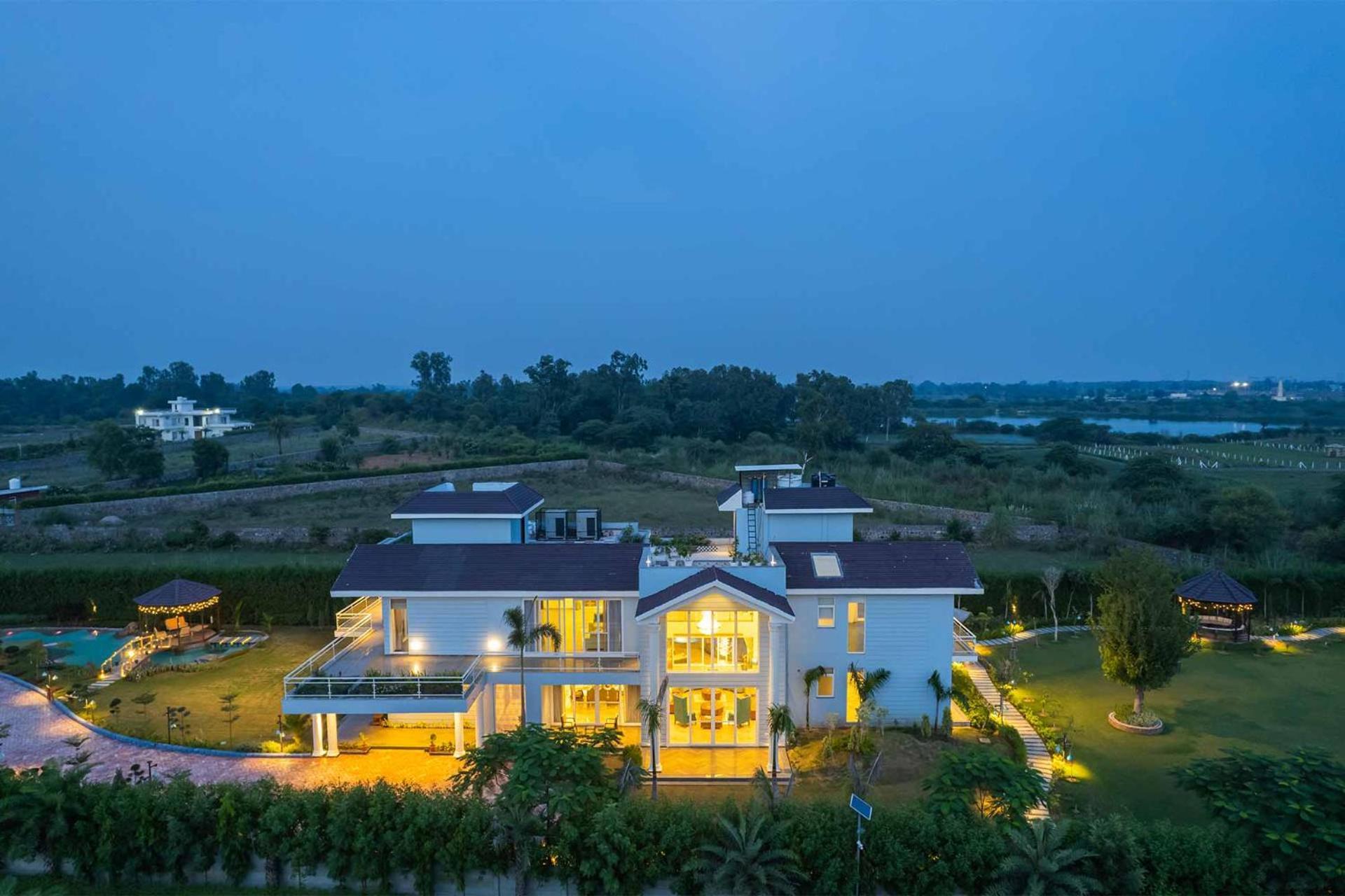 Stayvista At Serenity Farms With Pool, Lawn, Bonfire & Bbq Sohna Zewnętrze zdjęcie